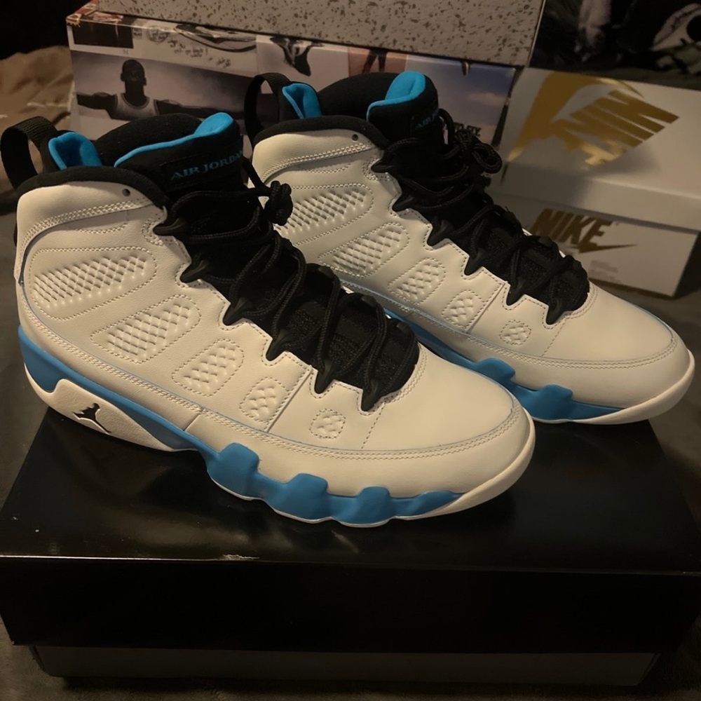 Jordan 9 Powder blue size 10.5